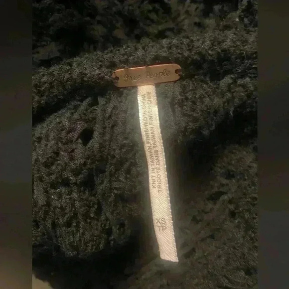 Free People black sweater crochet pullover NWOT has robbed cuffs & waistband XS - Picture 8 of 10